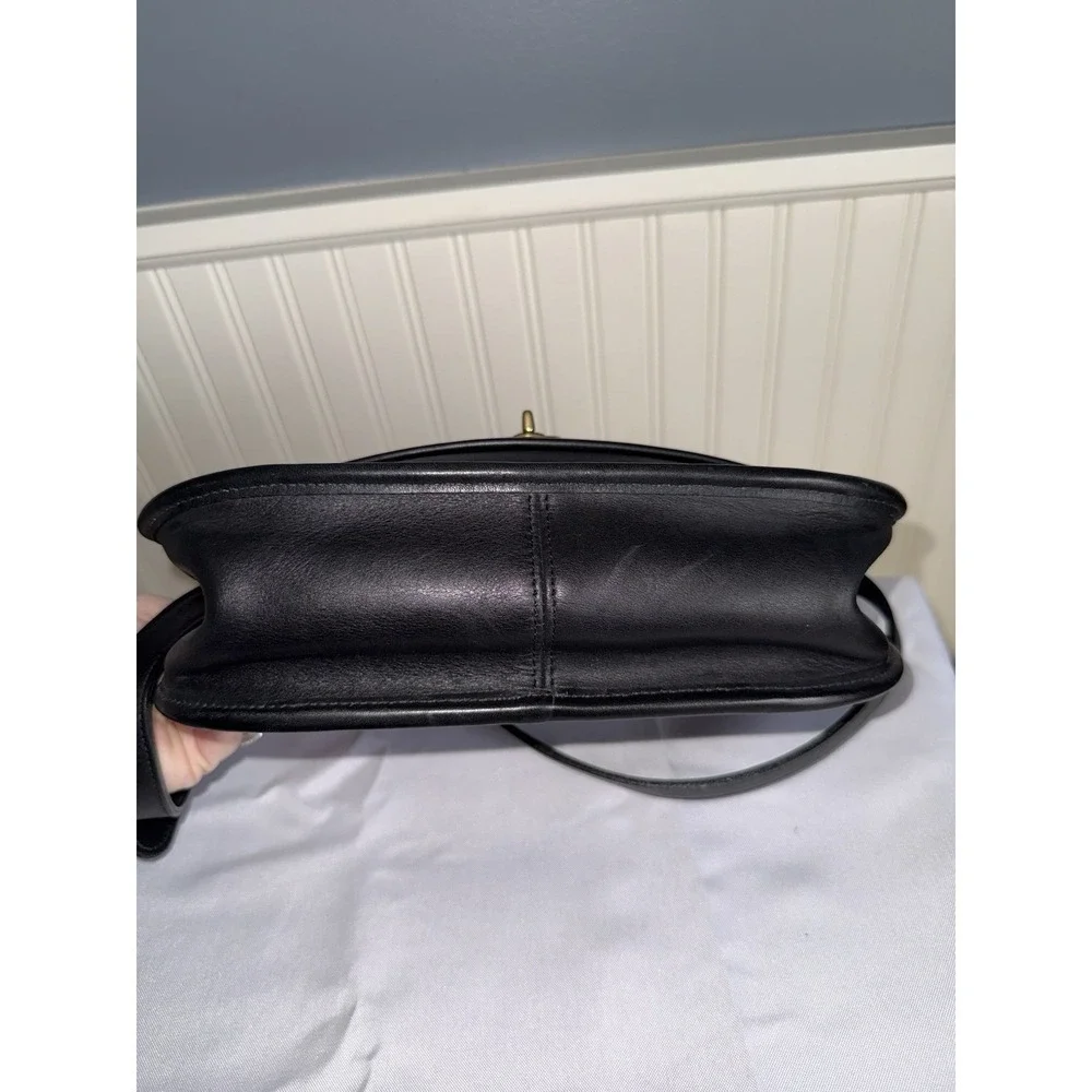 Vintage Coach Black Leather Gold City Crossbody Bag Purse Turnlock Handbag EUC